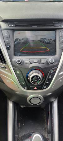 2016 Hyundai Veloster Base 3dr Hatchback Manual — photo 9
