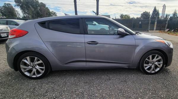 2016 Hyundai Veloster Base 3dr Hatchback Manual — photo 3