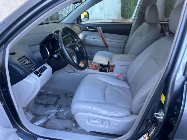 2010 Toyota Highlander Base — photo 10