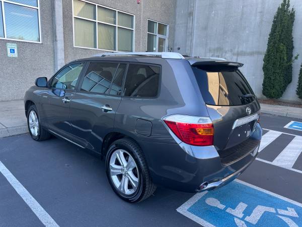 2010 Toyota Highlander Base — photo 3