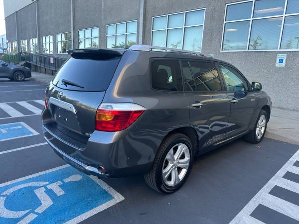 2010 Toyota Highlander Base — photo 5