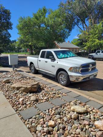2015 RAM 1500 Express 4x4 Quad Cab 140 in. WB Automatic — photo 1