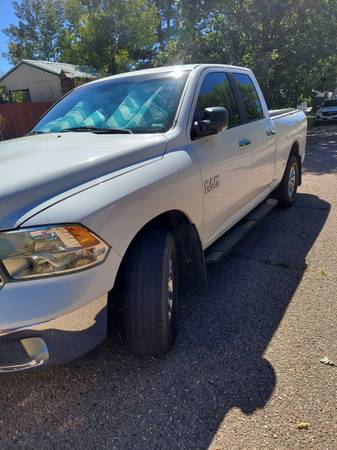 2015 RAM 1500 Express 4x4 Quad Cab 140 in. WB Automatic — photo 3