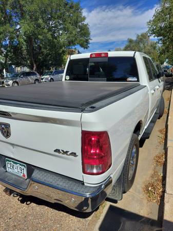2015 RAM 1500 Express 4x4 Quad Cab 140 in. WB Automatic — photo 2