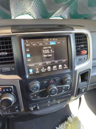 2015 RAM 1500 Express 4x4 Quad Cab 140 in. WB Automatic — photo 9