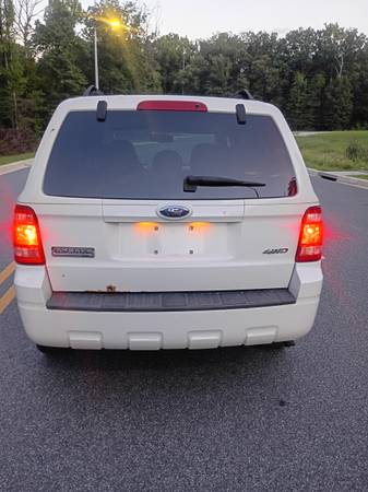 2009 Ford Escape XLT 4dr 4x4 Automatic — photo 5