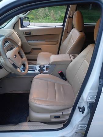 2009 Ford Escape XLT 4dr 4x4 Automatic — photo 9