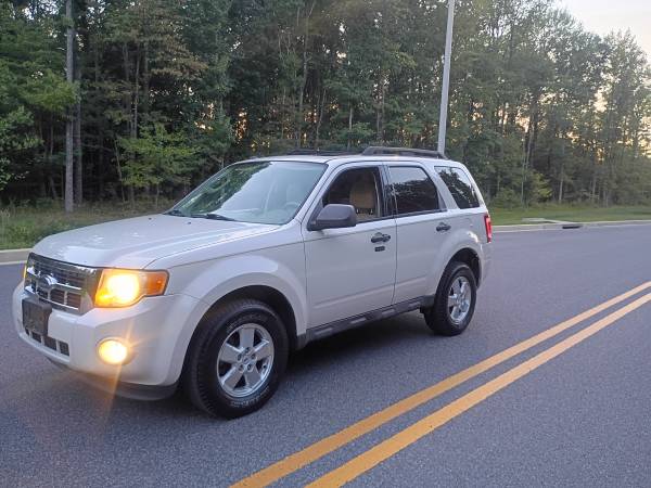 2009 Ford Escape XLT 4dr 4x4 Automatic — photo 2
