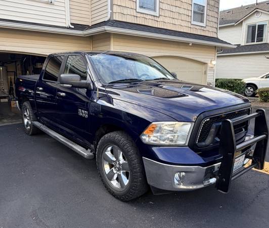 2014 RAM 1500 SLT 4x2 Quad Cab 140 in. WB Automatic — photo 1