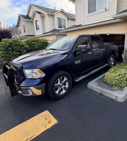 2014 RAM 1500 SLT 4x2 Quad Cab 140 in. WB Automatic — photo 2