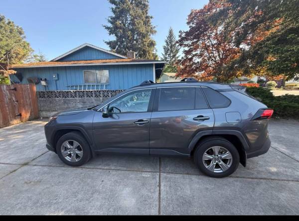 2024 Toyota Rav4 Hybrid SE 4dr All Wheel Drive CVT — photo 2