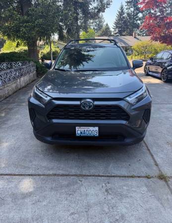 2024 Toyota Rav4 Hybrid SE 4dr All Wheel Drive CVT — photo 3