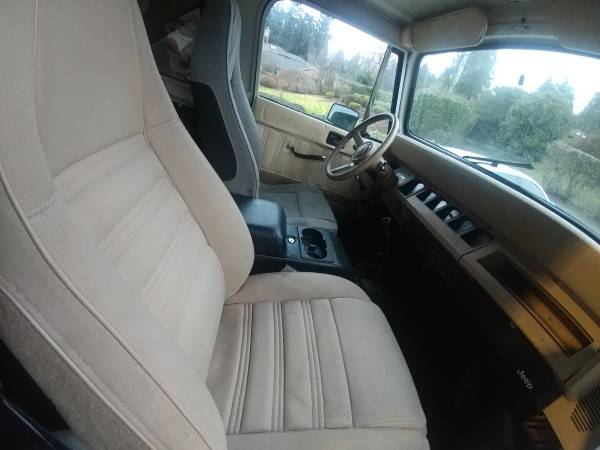 1990 Jeep Wrangler Laredo — photo 4