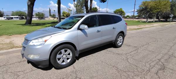 2011 Chevrolet Traverse LS All-wheel Drive Automatic — photo 2