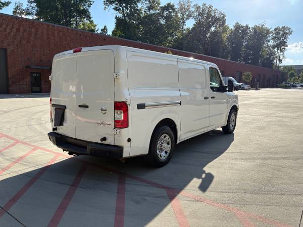 2020 Nissan NV Cargo Nv3500 HD S V8 3dr Rear-Wheel Drive High Roof Cargo Van Automatic — photo 3