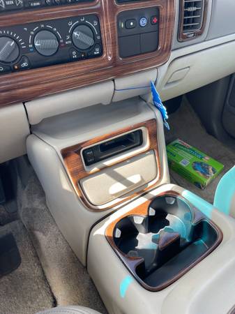 2002 Chevrolet Tahoe LS 4dr 4x2 Automatic — photo 10