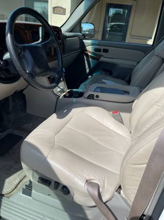 2002 Chevrolet Tahoe LS 4dr 4x2 Automatic — photo 9