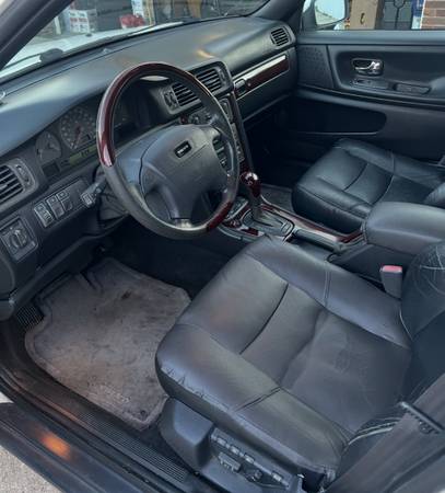 2000 Volvo V70 SE 4dr Station Wagon Manual — photo 7