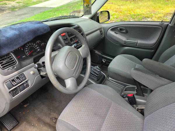 2002 Chevrolet Tracker ZR2 2dr 4x4 Manual — photo 12