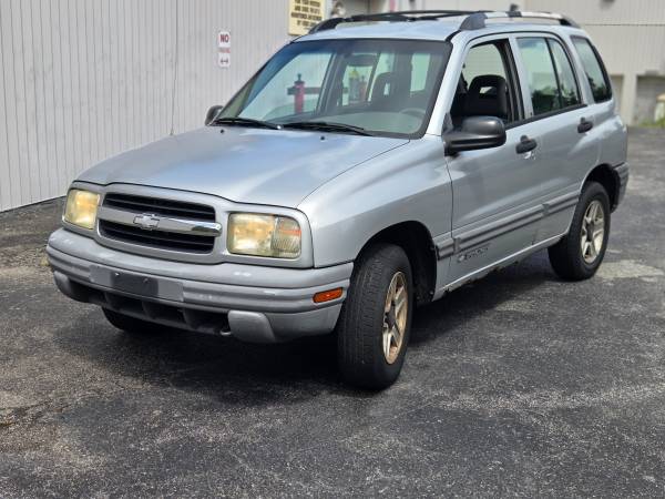 2002 Chevrolet Tracker ZR2 2dr 4x4 Manual — photo 1