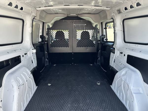 2016 RAM Promaster City Tradesman — photo 4