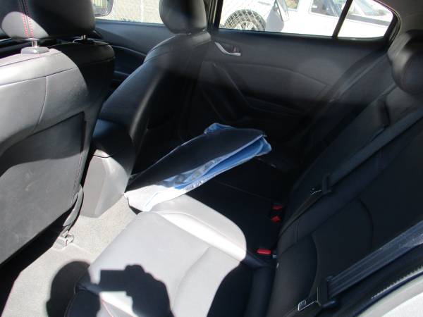 2016 Mazda Mazda3 i Grand Touring — photo 9