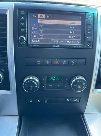 2010 RAM Slt Sport — photo 12
