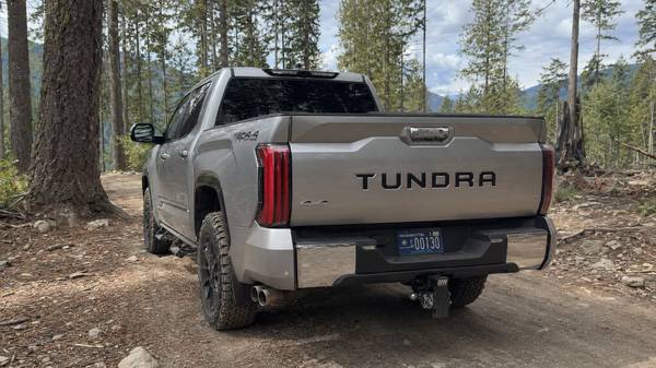 2023 Toyota Tundra Hybrid 1794 Edition — photo 8