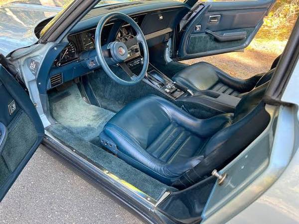 1982 Chevrolet Corvette Base 2dr Coupe — photo 5