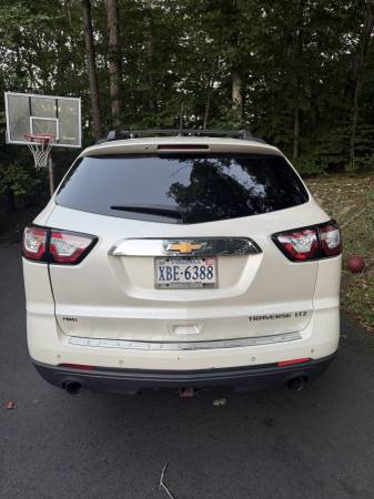 2014 Chevrolet Traverse LTZ All-wheel Drive Automatic — photo 4