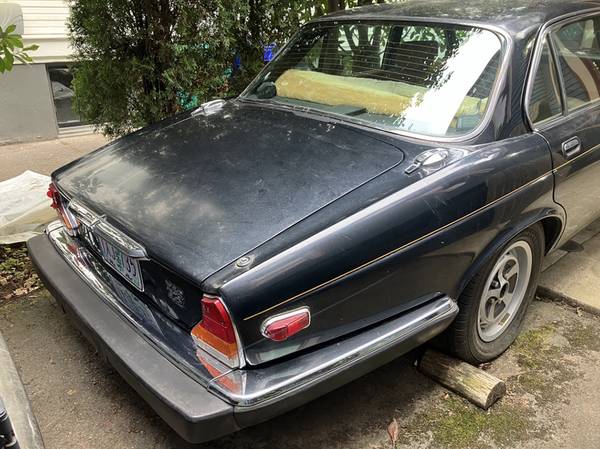 1982 Jaguar Xj6 — photo 2
