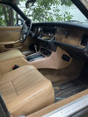 1982 Jaguar Xj6 — photo 3