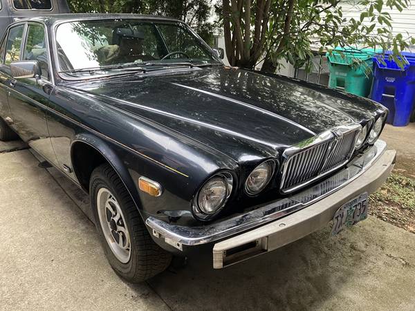1982 Jaguar Xj6 — photo 1