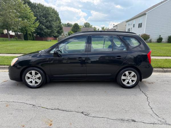 2008 KIA Rondo LX Base 4dr Wagon Automatic — photo 4