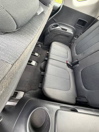 2008 KIA Rondo LX Base 4dr Wagon Automatic — photo 12