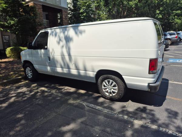 2007 Ford E-350 Super Duty Commercial — photo 3