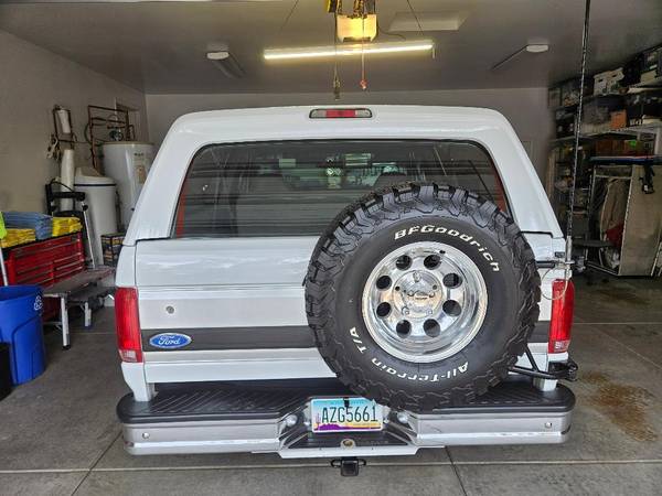 1994 Ford Bronco Base 2dr XLT 4WD SUV — photo 6