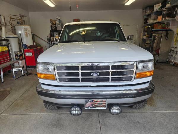 1994 Ford Bronco Base 2dr XLT 4WD SUV — photo 3
