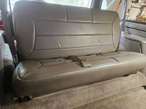 1994 Ford Bronco Base 2dr XLT 4WD SUV — photo 10