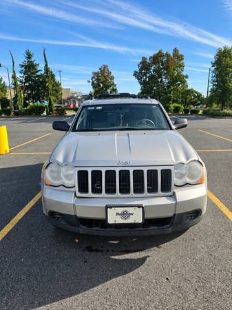 2010 Jeep Grand Cherokee Laredo 4dr 4x4 Automatic — photo 3