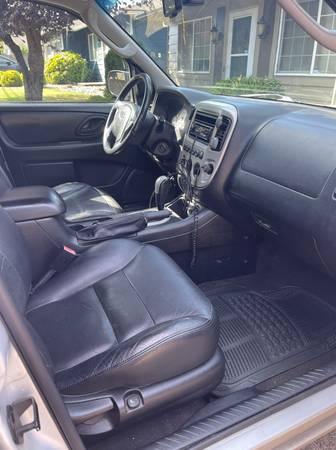 2006 Ford Escape Limited 4dr 4x4 Automatic — photo 11