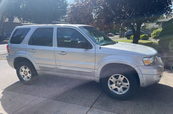 2006 Ford Escape Limited 4dr 4x4 Automatic — photo 4