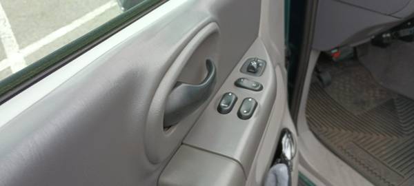 1999 Ford F 150 XL 4x4 Super Cab Styleside 157.4 in. WB Manual — photo 11