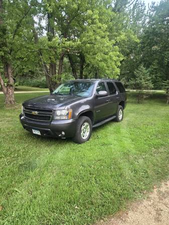 2011 Chevrolet Tahoe LS 4x2 Automatic — photo 2