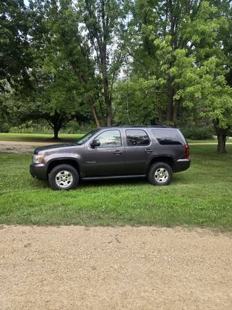 2011 Chevrolet Tahoe LS 4x2 Automatic — photo 1
