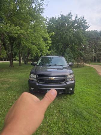 2011 Chevrolet Tahoe LS 4x2 Automatic — photo 3