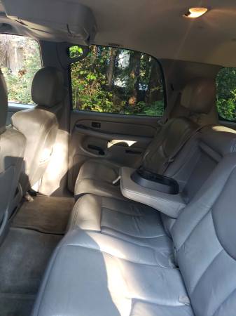 2004 GMC Yukon SLT 4x2 Automatic — photo 3