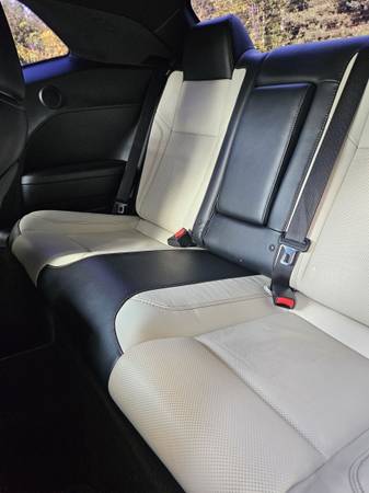 2015 Dodge Challenger SXT Plus or R/T Plus Rear-wheel Drive Coupe Automatic — photo 7