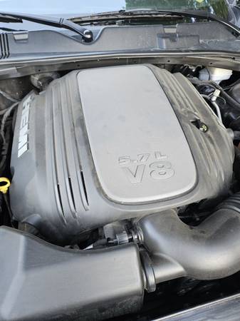 2015 Dodge Challenger SXT Plus or R/T Plus Rear-wheel Drive Coupe Automatic — photo 8
