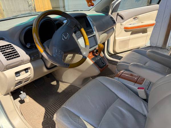 2005 Lexus RX 330 Base All-wheel Drive Automatic — photo 8